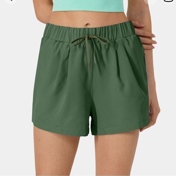 HALARA Pants - Halara Pine Forest Green Elastic Waist Ruched Side Pocket Casual Shorts 3” Small